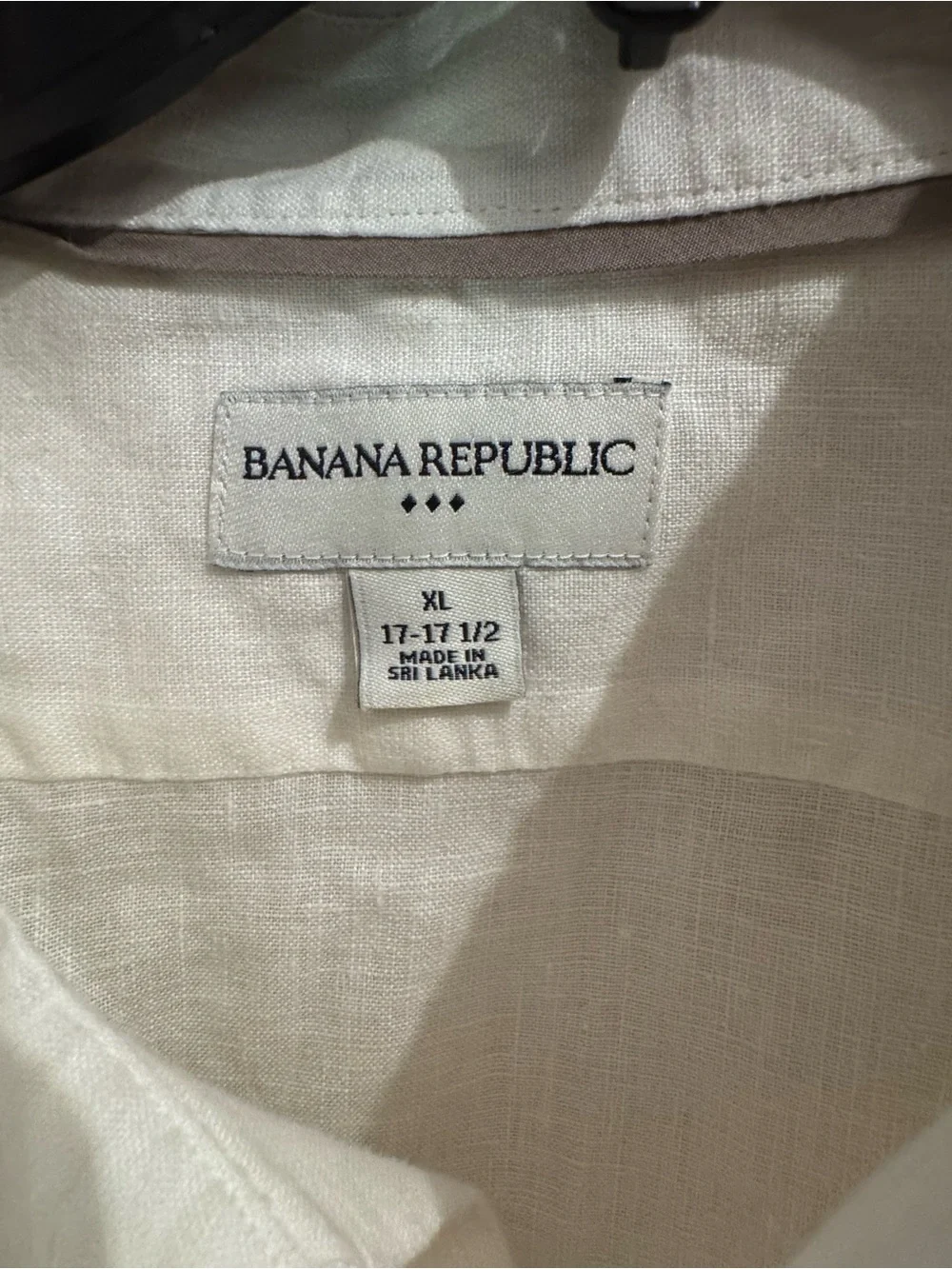 Banana Republic Men's White Linen Button-Up Shirt